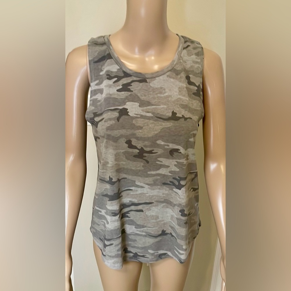 NWOT Grayson Threads "Hello Gorgeous" Camo Tank Top, Size M